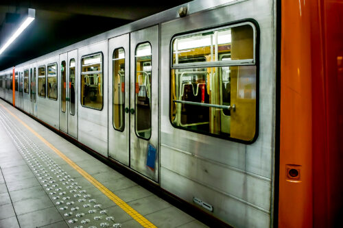 Murphy, William, „Brussels Metro System Ref-118“, URL: https://www.flickr.com/photos/infomatique/15303891430 (07.07.2025), lizensiert unter CC BY-SA 2.0.